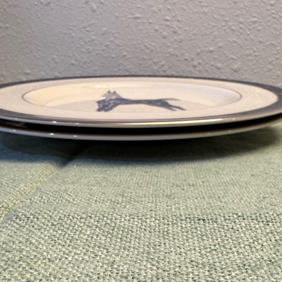 Elegant Blue and Gold Horse Design Plates - Picture 11 of 15